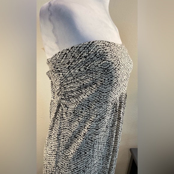 Ann Taylor Strapless Maxi Dress - White with Black Abstract Design - Picture 4 of 11